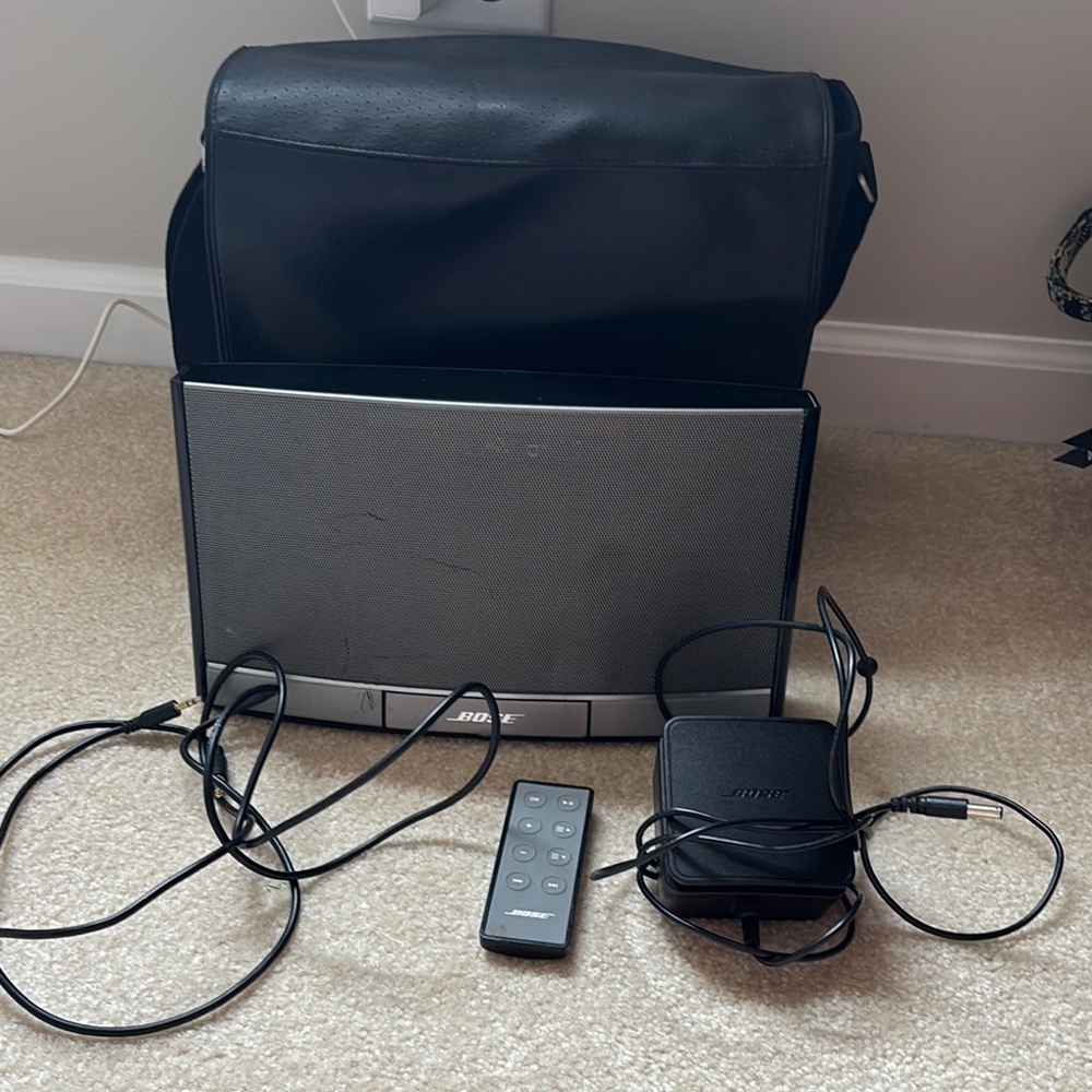 Bose SoundDock System with Remote and Charger - Black and Silver